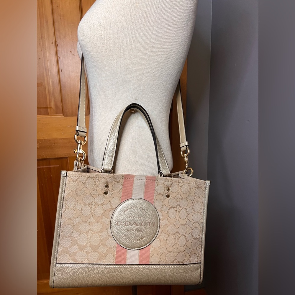 Coach Dempsey Tote 22 Gem